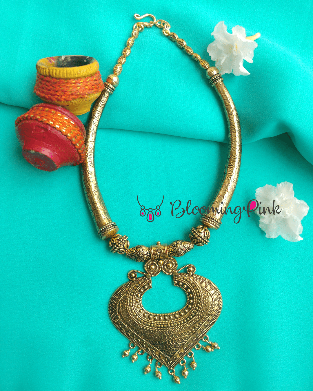 Chilambu - Tube necklace