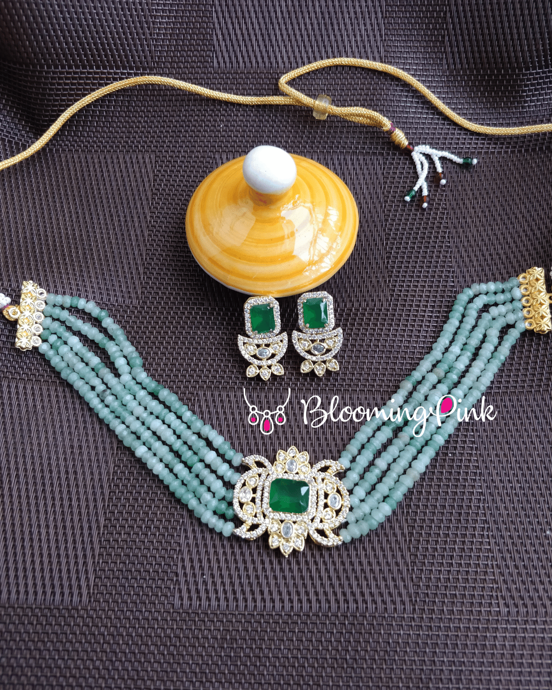 Manavathi Choker