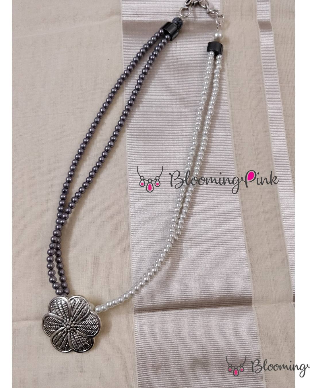 Wisteria - Pearl Beads Necklace