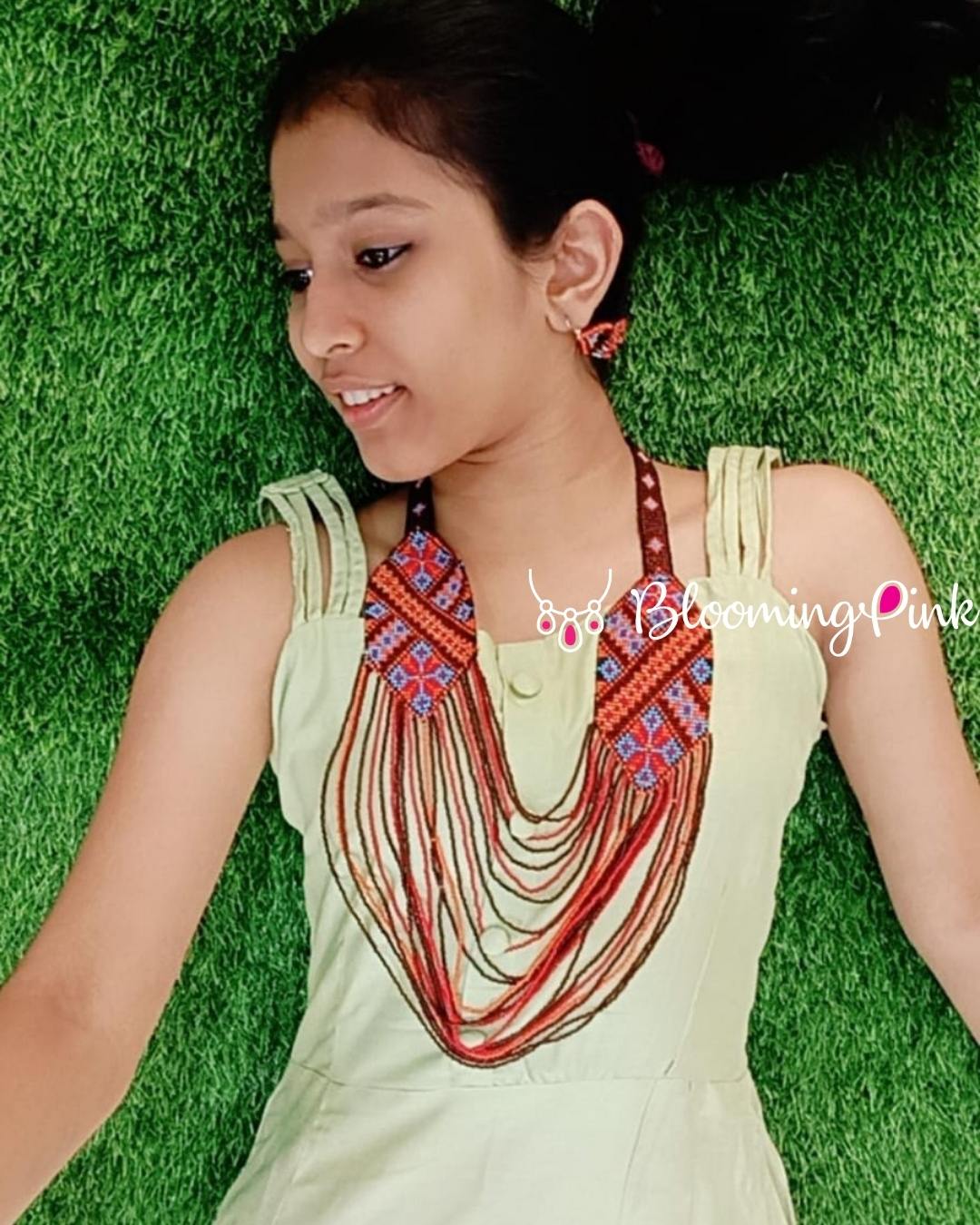 Style in Seeds Brown