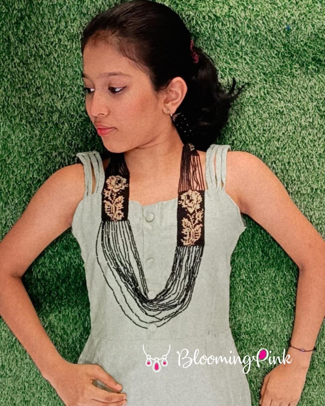 Style in seeds Black