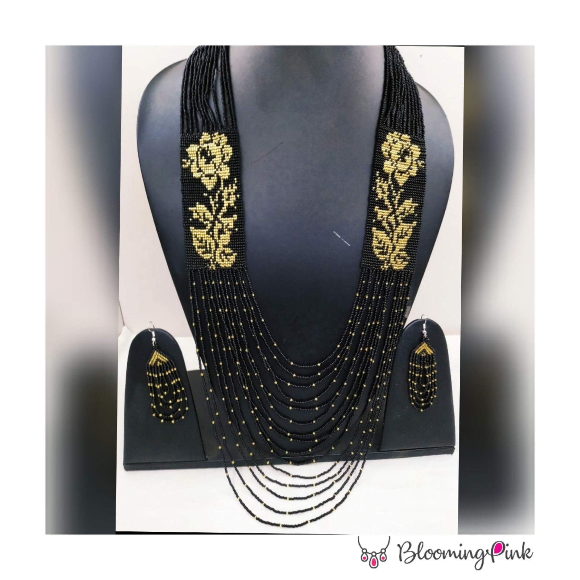 Style in seeds Black