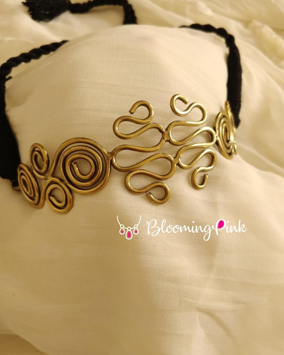 Stylish Antique Choker