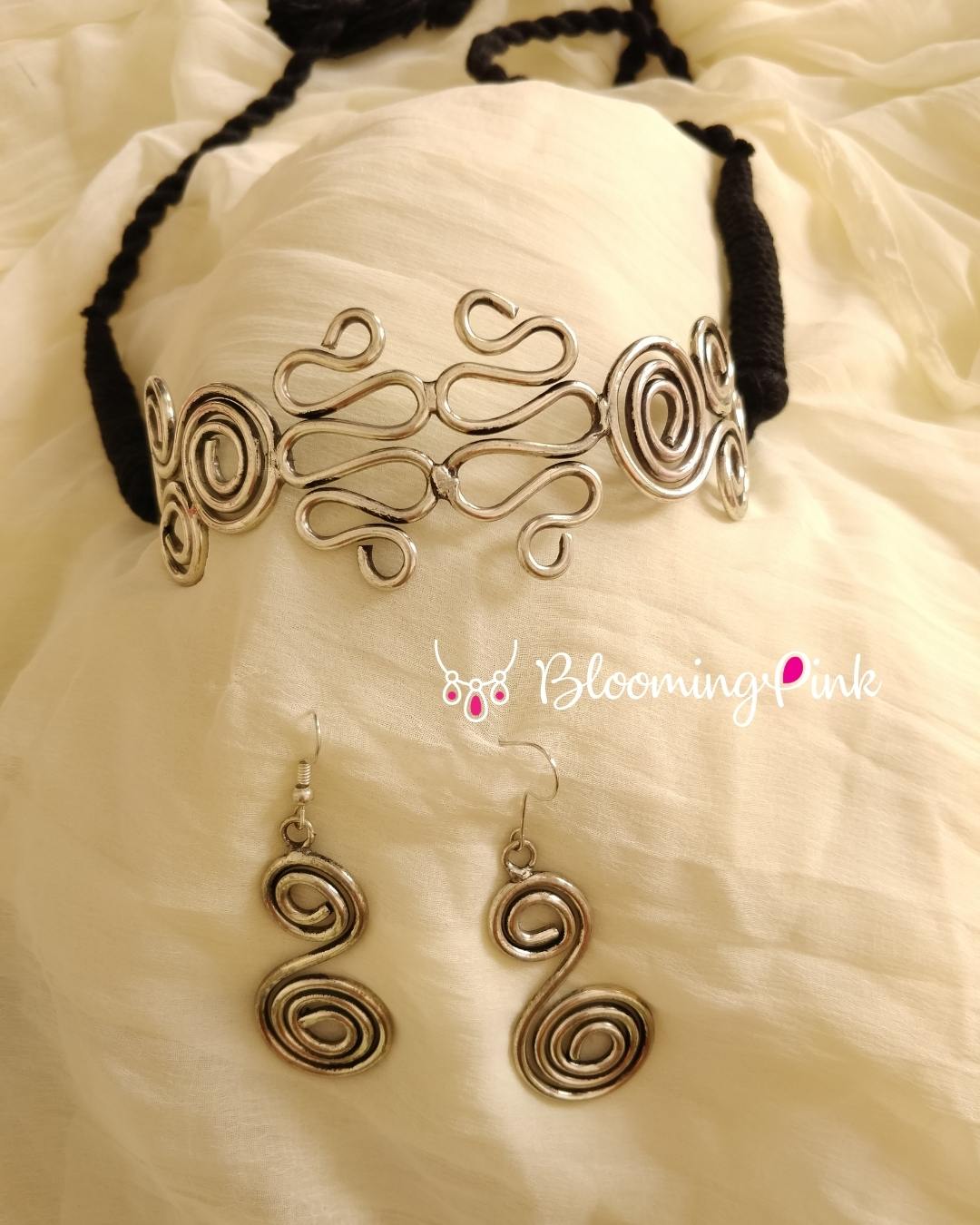 Stylish Antique Choker