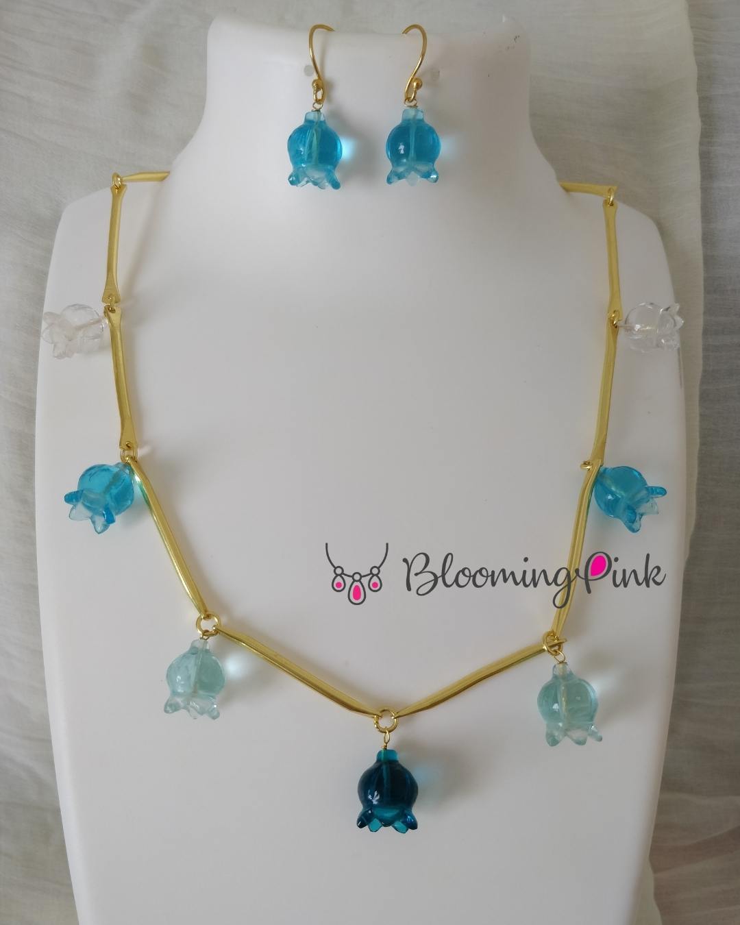 Dew Drops Neck Set
