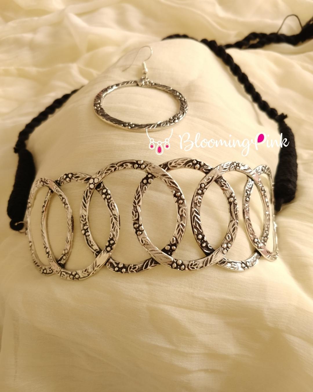 Silver Ring Choker