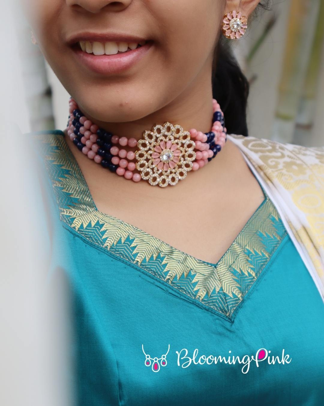 Samanwaya Agates Choker