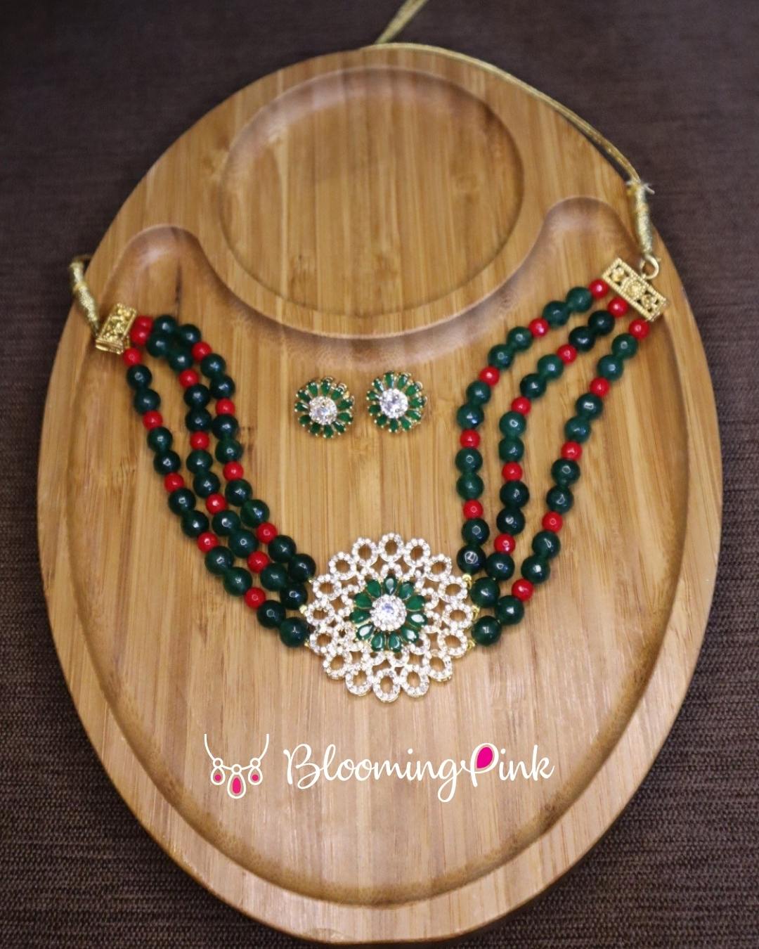 Samanwaya Agates Choker
