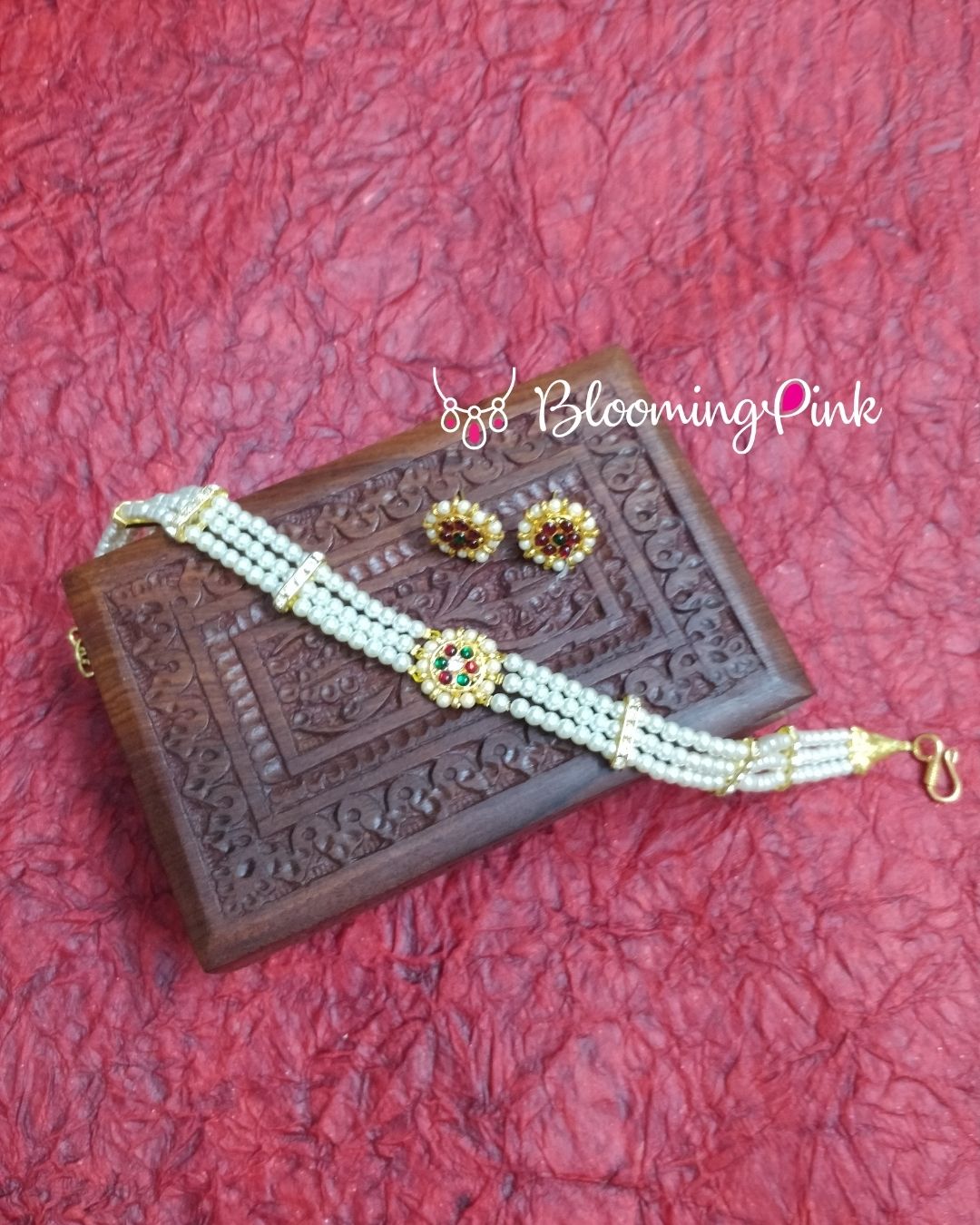 White Beads Kemp Choker