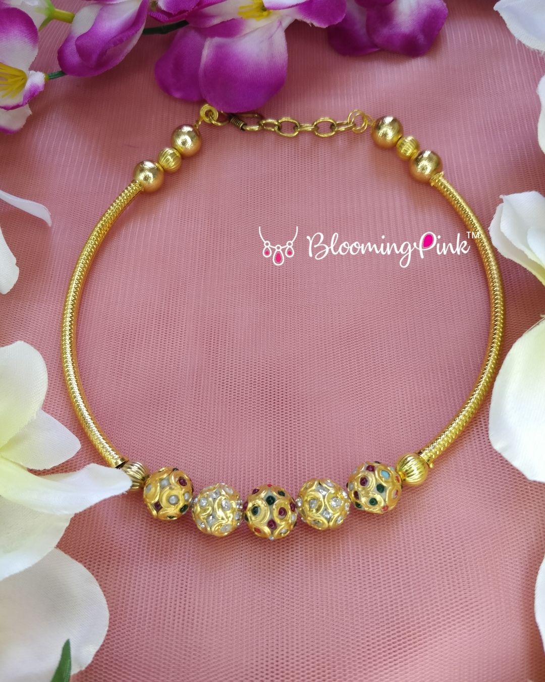 Golden Hasli Paachi Neck Cuff
