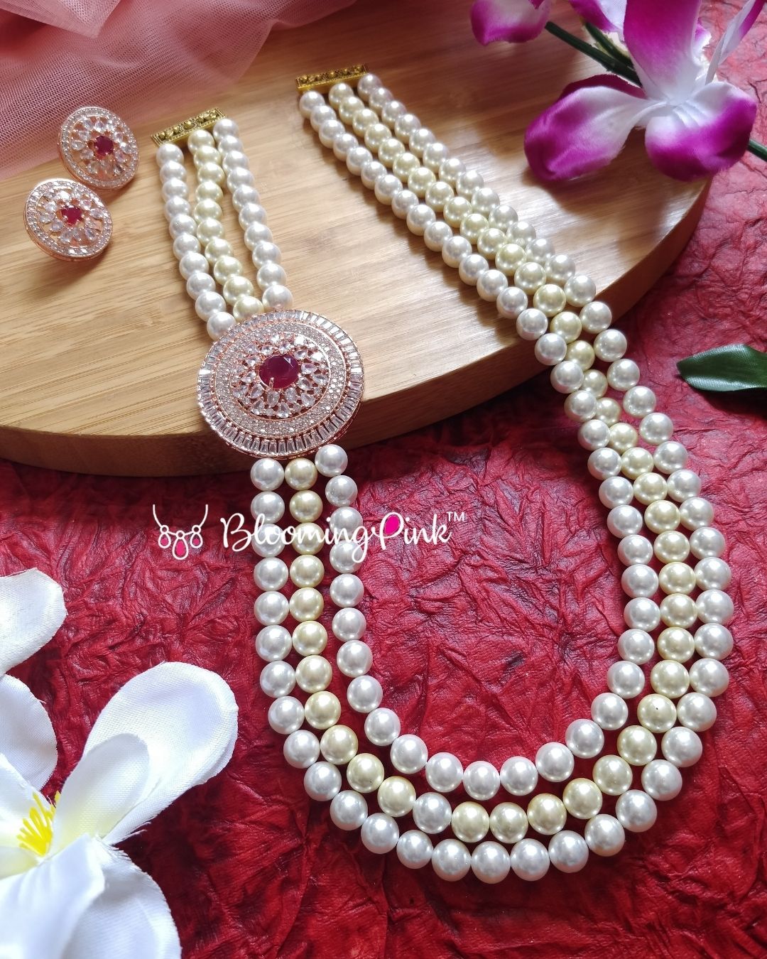 Adwita Pearls Necklace