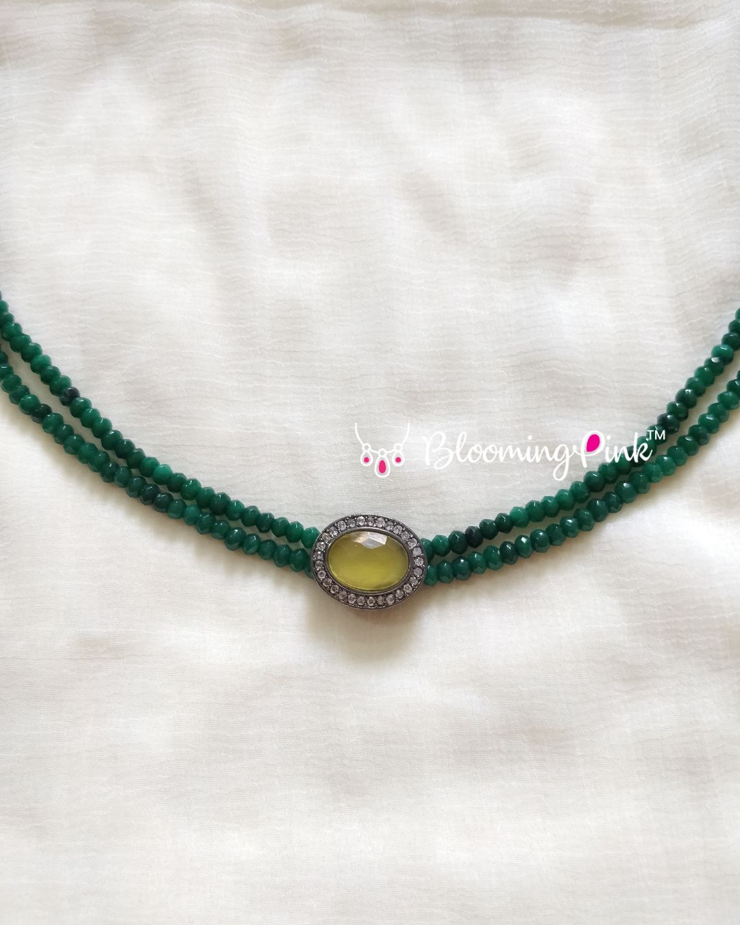 Hina Agates Short Necklace