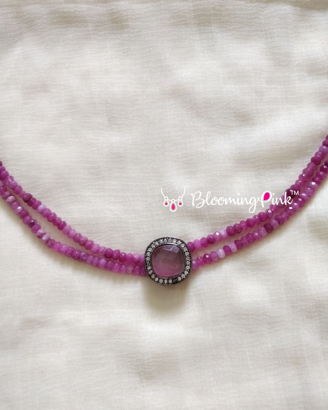 Hina Agates Short Necklace