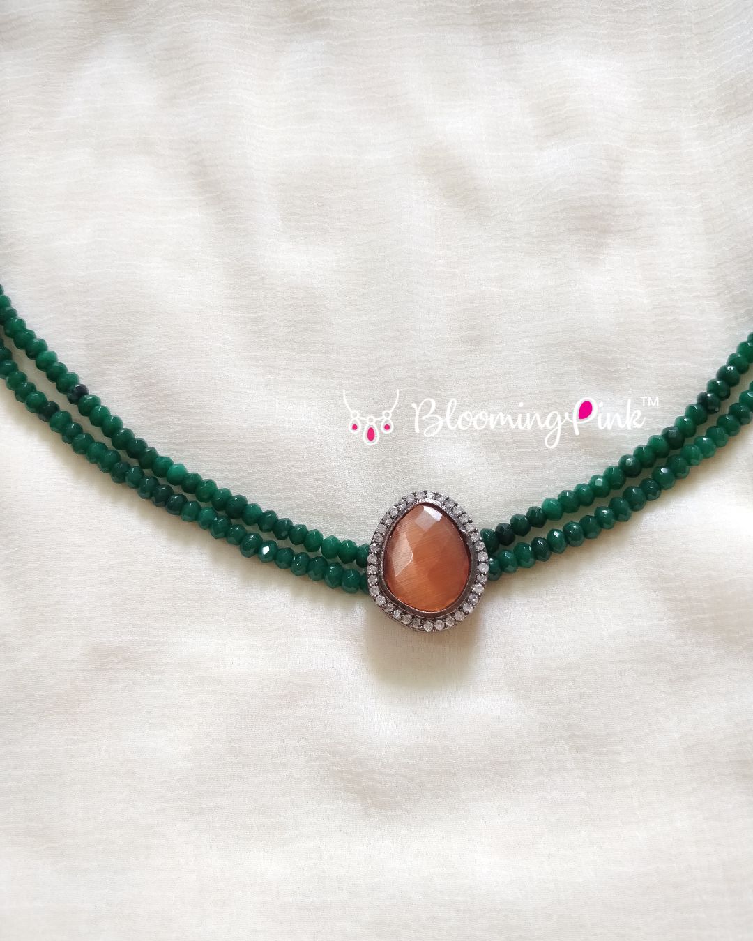 Hina Agates Short Necklace