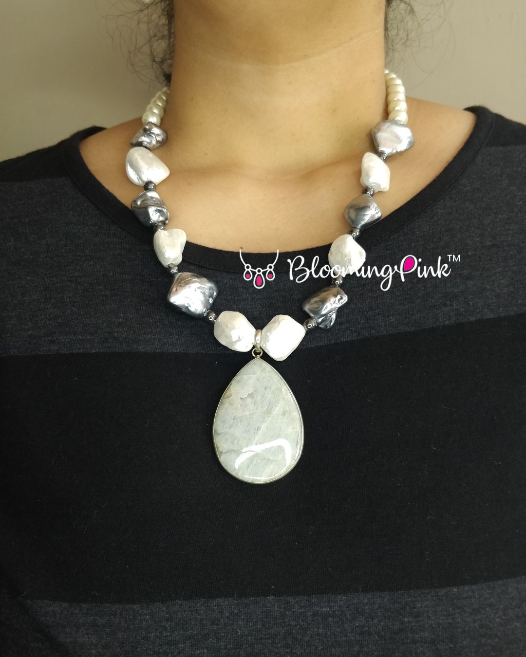 White & Grey Shell Pearl Necklace