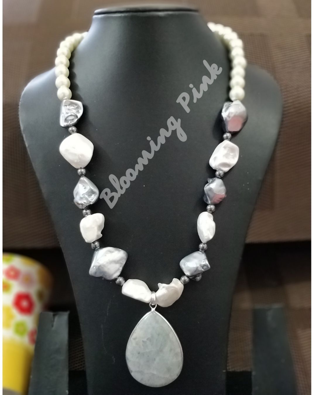 White & Grey Shell Pearl Necklace