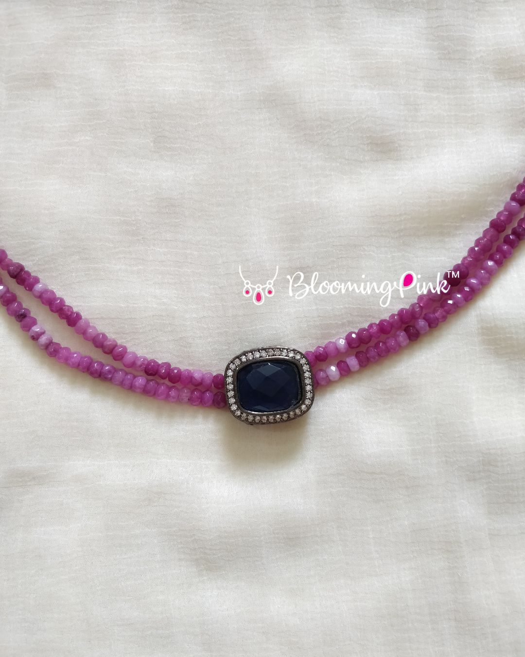 Hina Agates Short Necklace