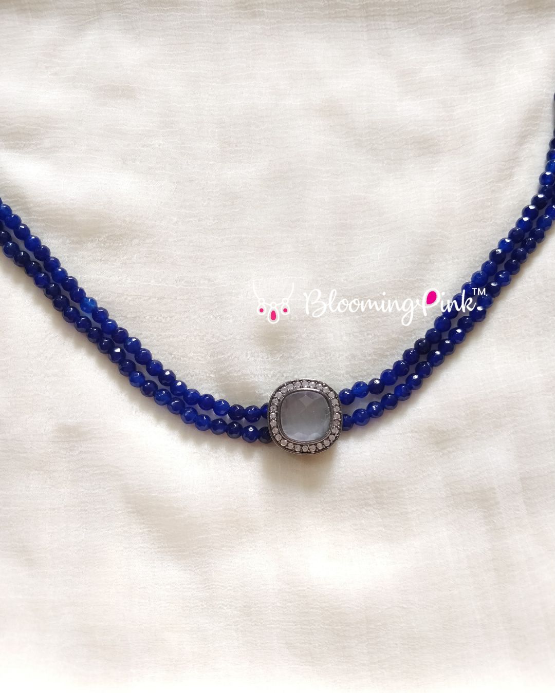 Hina Agates Short Necklace