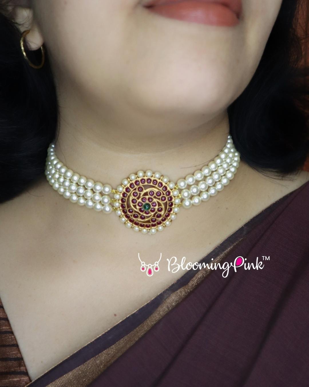 Lakshana Pearl Choker