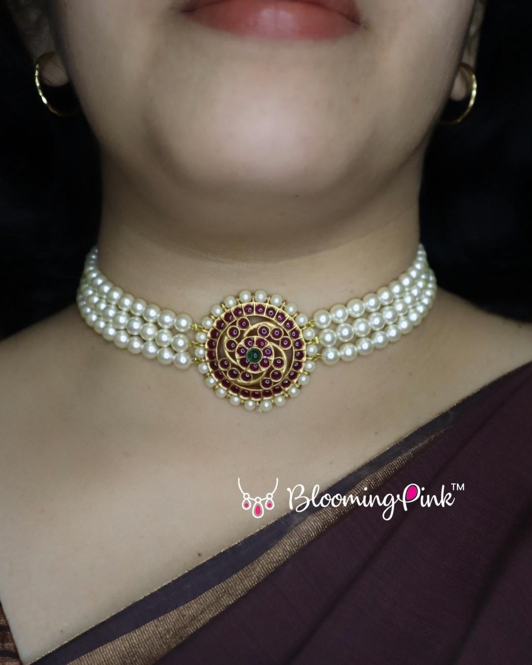 Lakshana Pearl Choker
