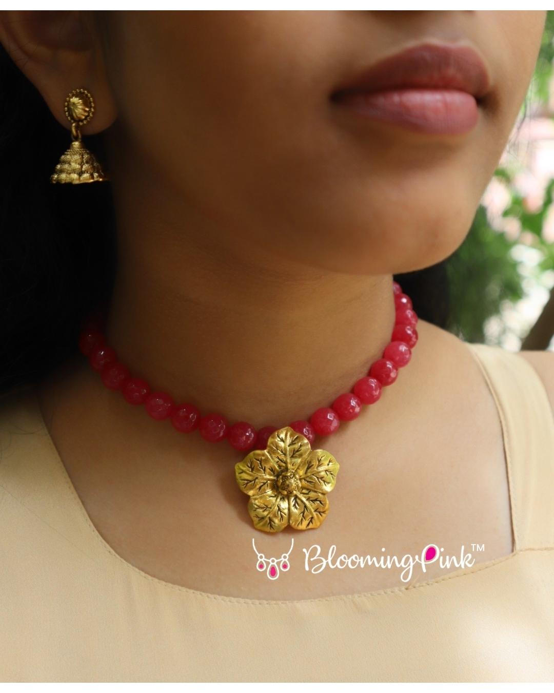 Kusumam Short Necklace
