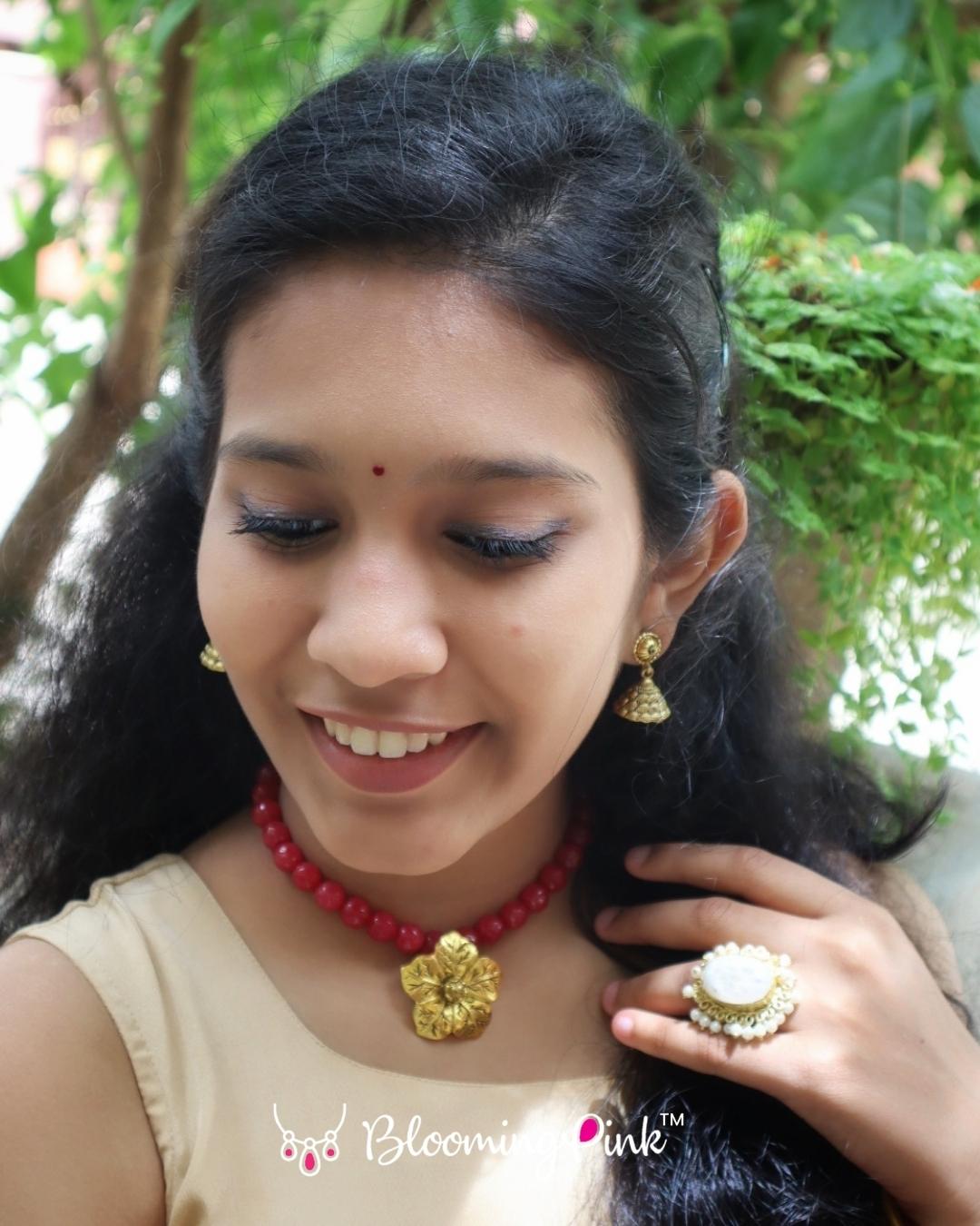 Kusumam Short Necklace