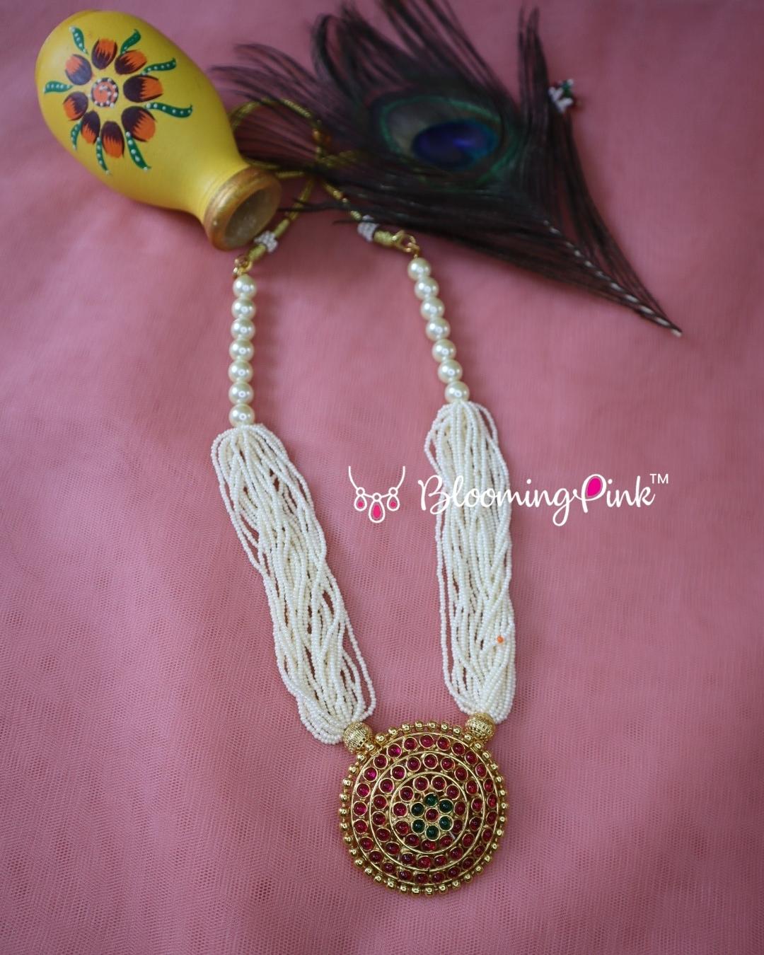 Pallavi Pearl Kemp Necklace