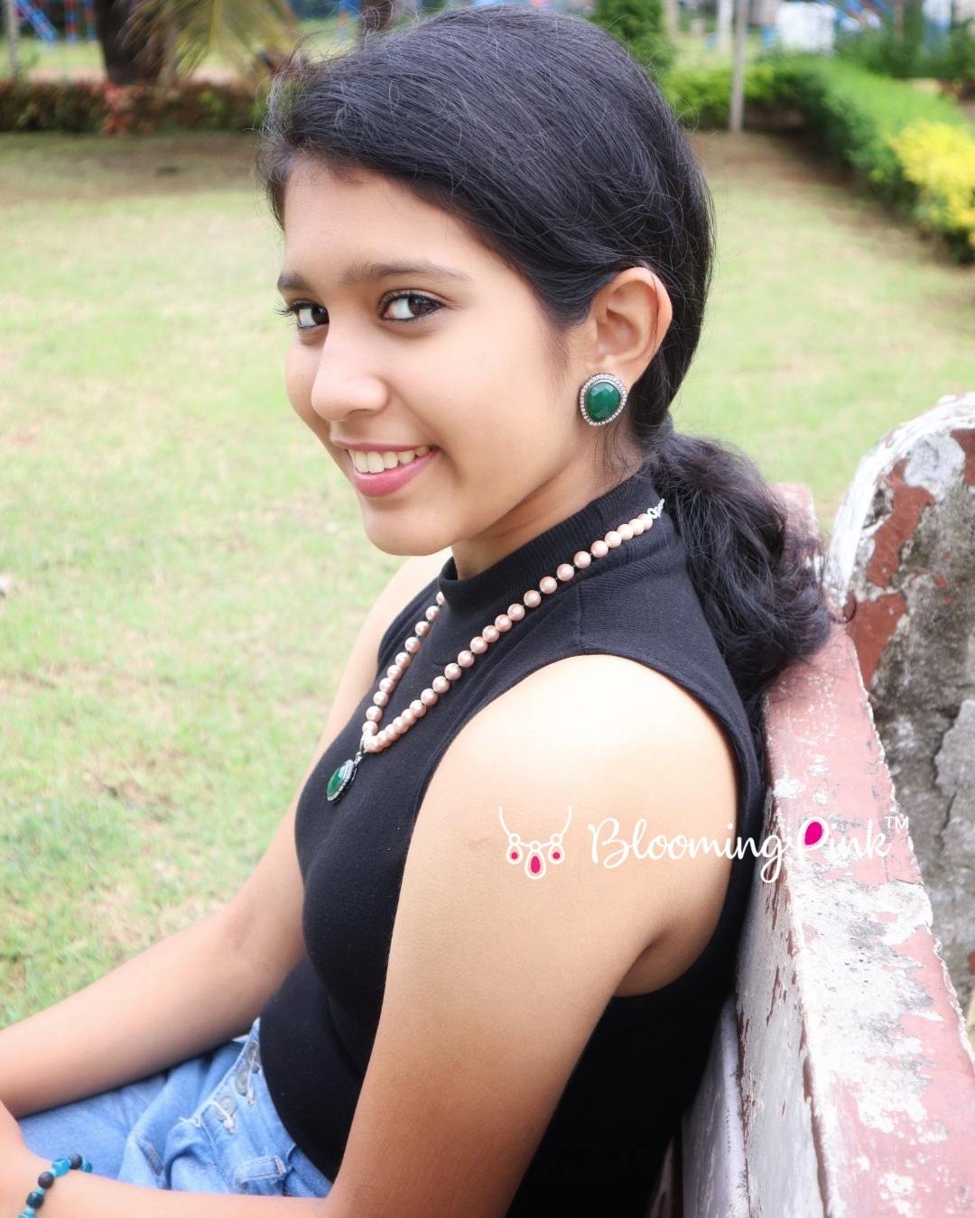 3 Bella Pearl Necklace