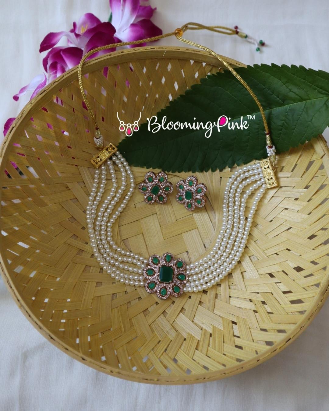 Juhi White Choker