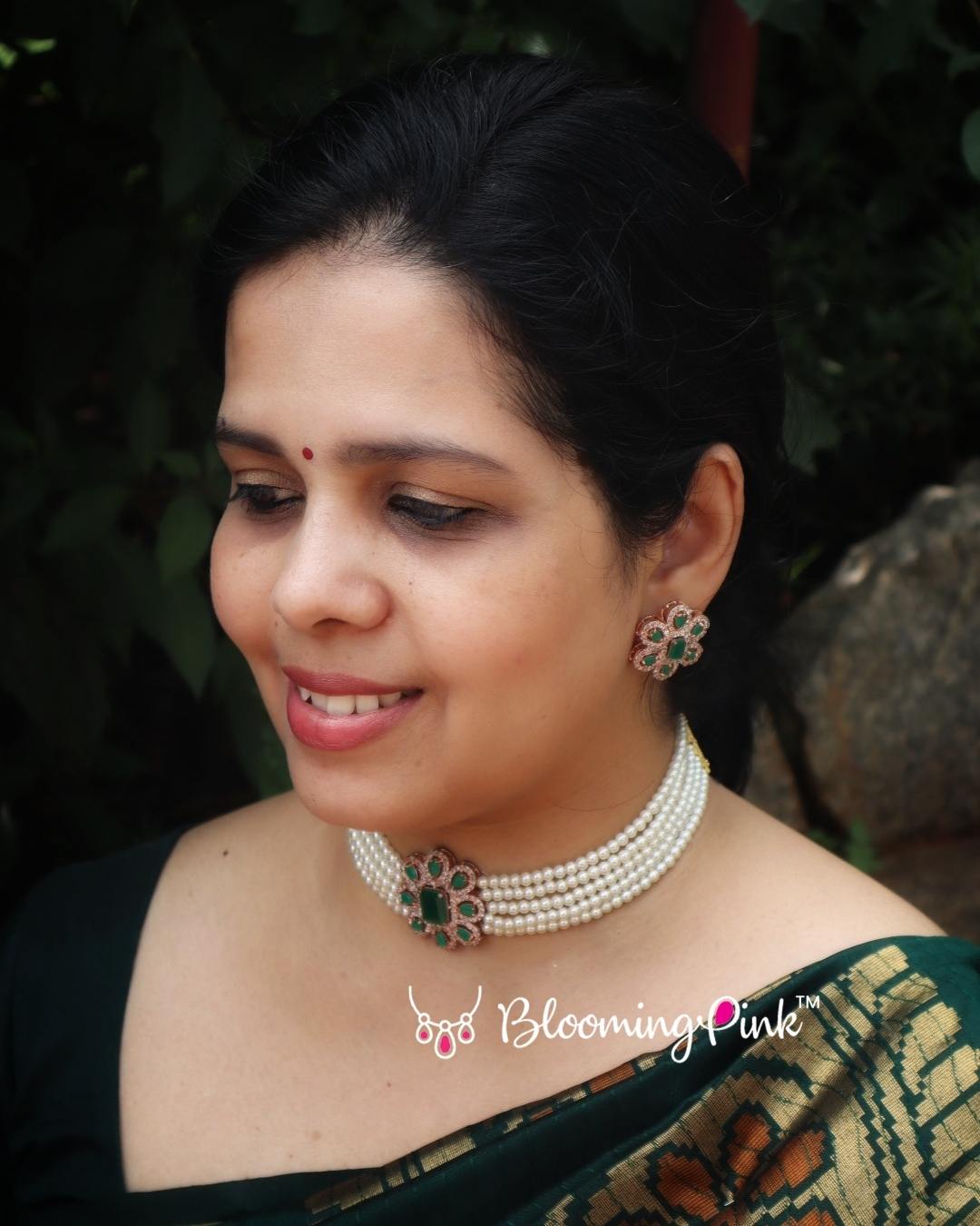 Juhi White Choker