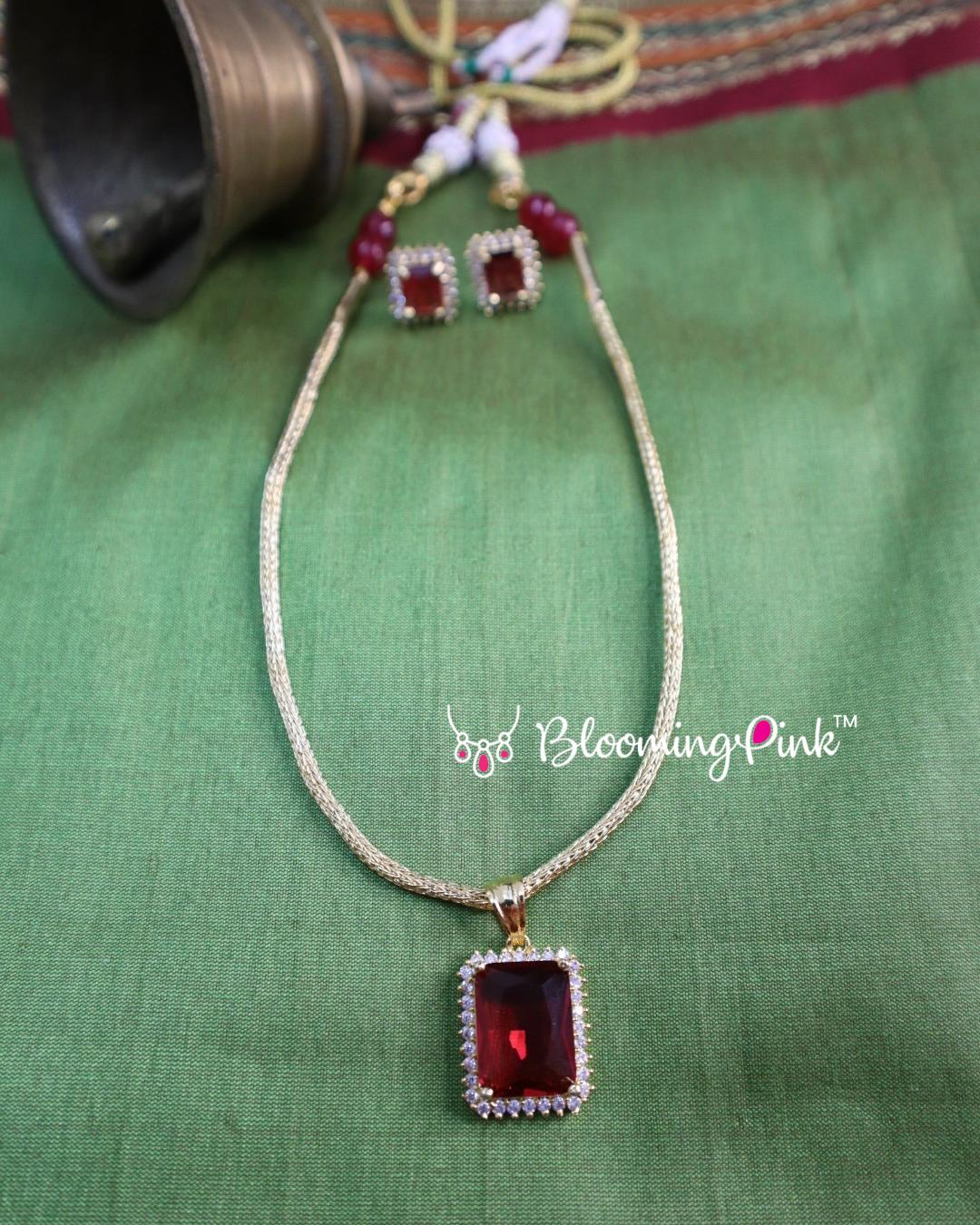 Style with Precious Simplicity