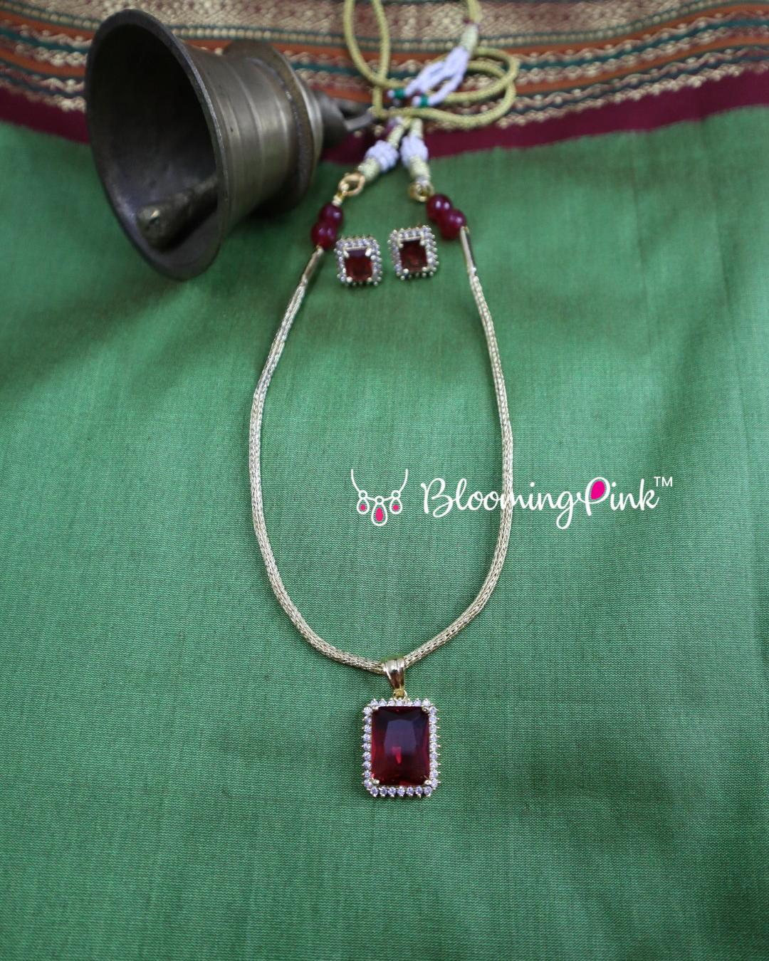Style with Precious Simplicity