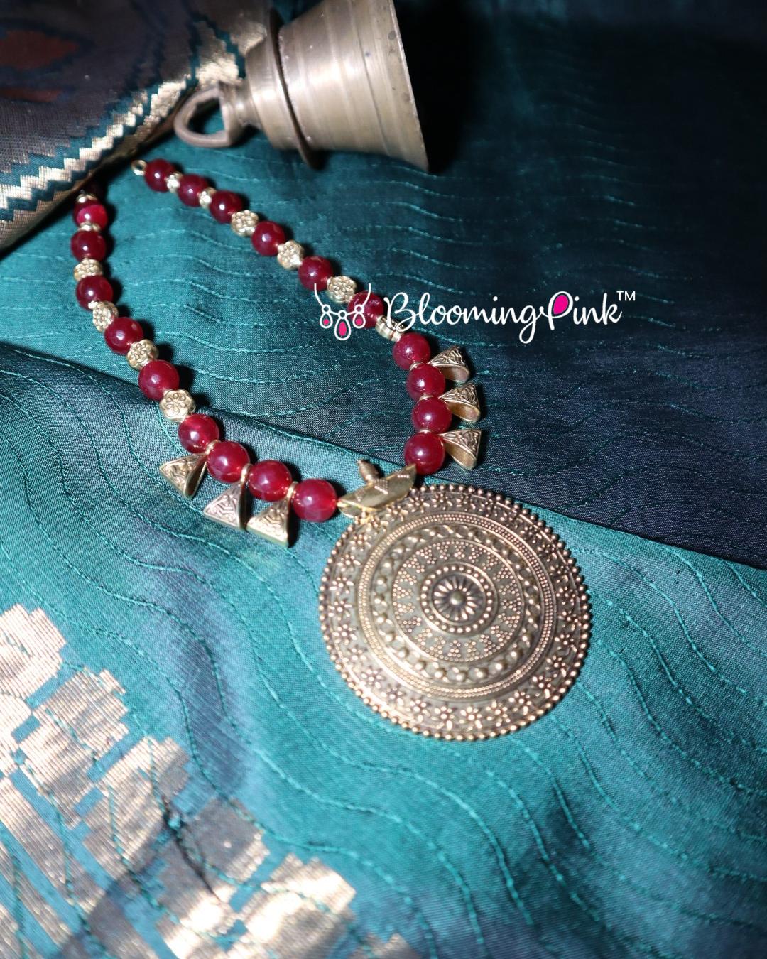 Maroon Agates Short Necklace