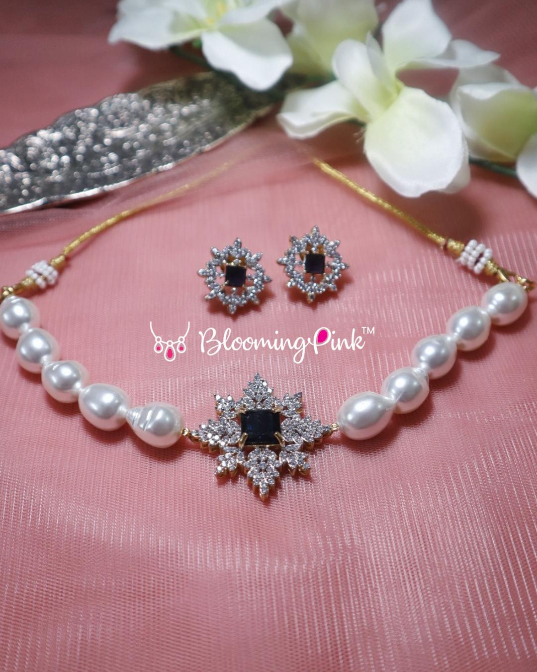 Vennila - Pearl Short Necklace
