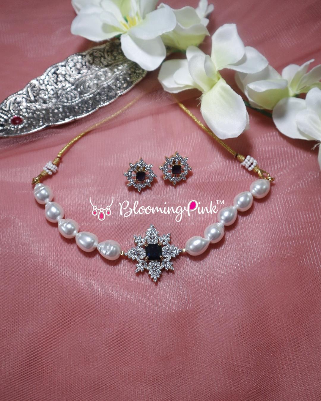 Vennila - Pearl Short Necklace