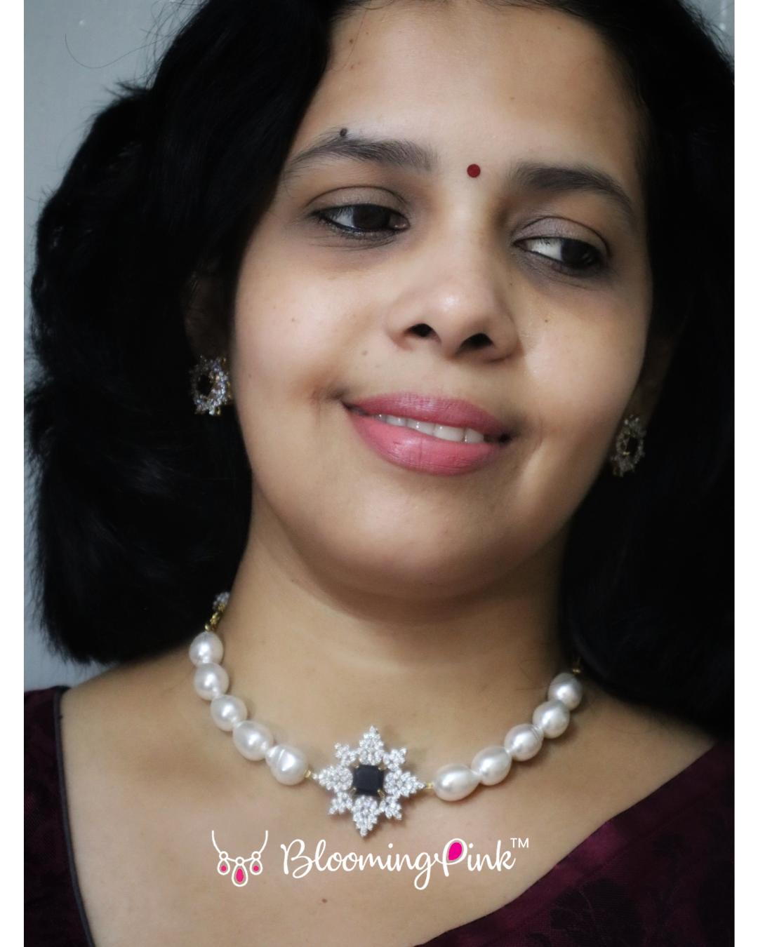 Vennila - Pearl Short Necklace