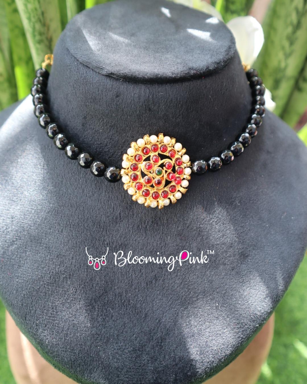 Anjali Kemp Choker