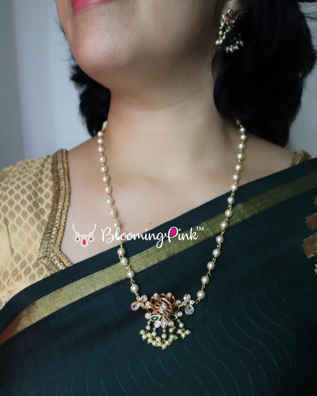 Rithu Pearl Necklace
