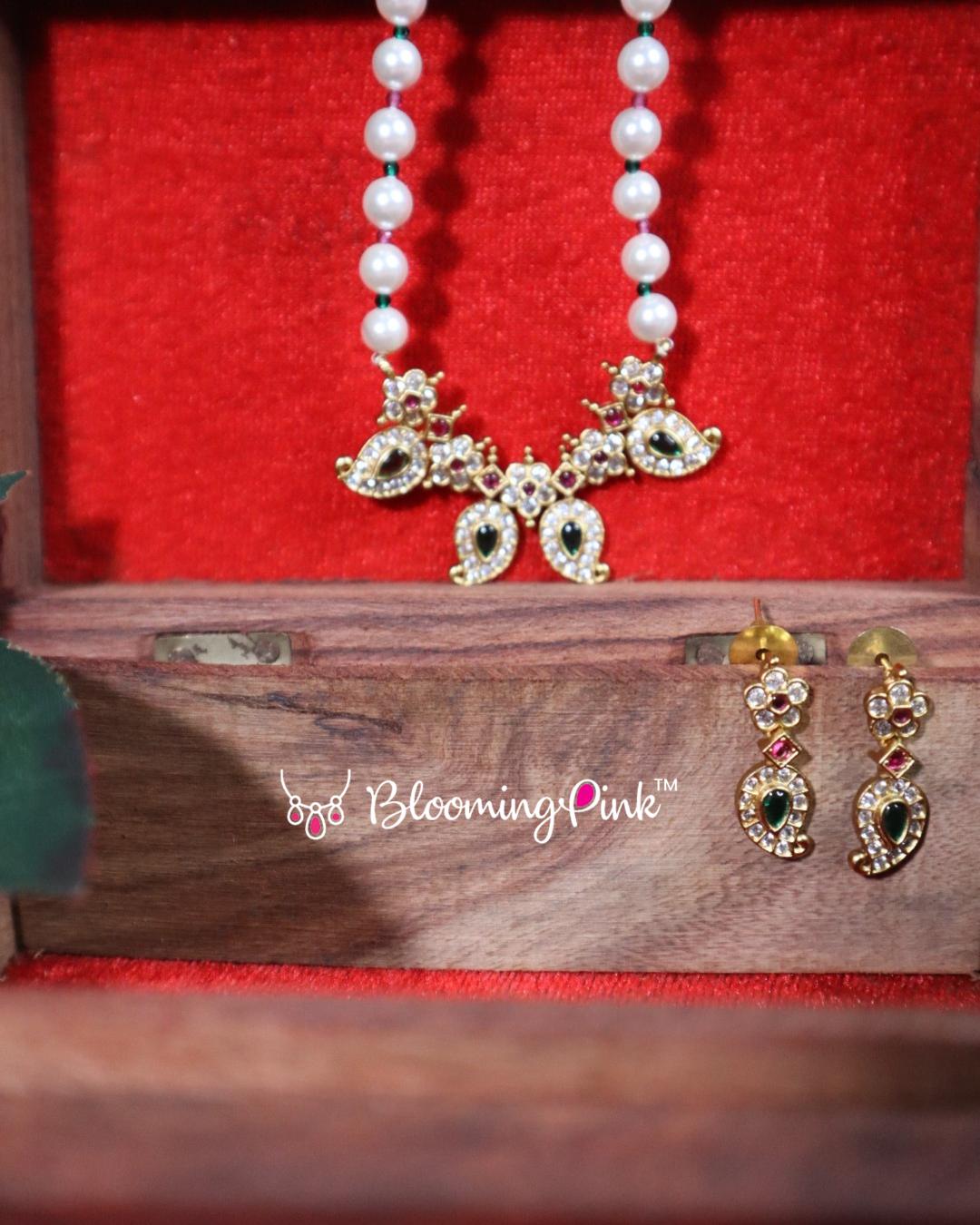 Brinda Pearl Kemp Manga Mala