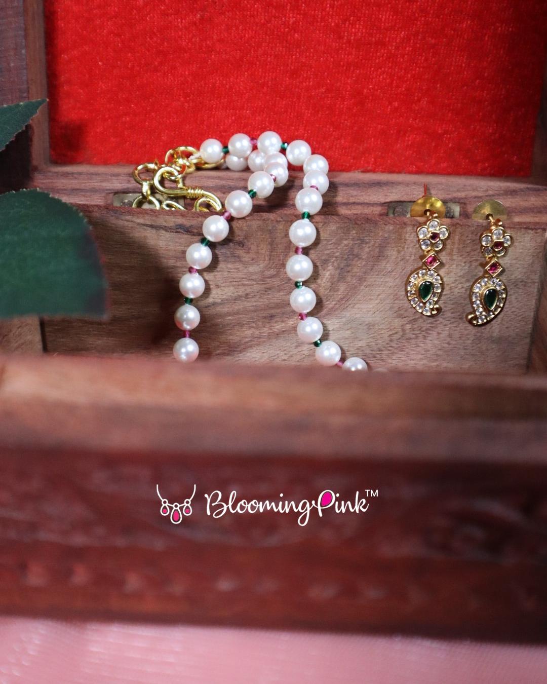 Brinda Pearl Kemp Manga Mala