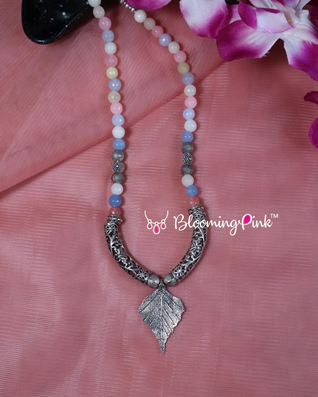Thanaya Agates Necklace