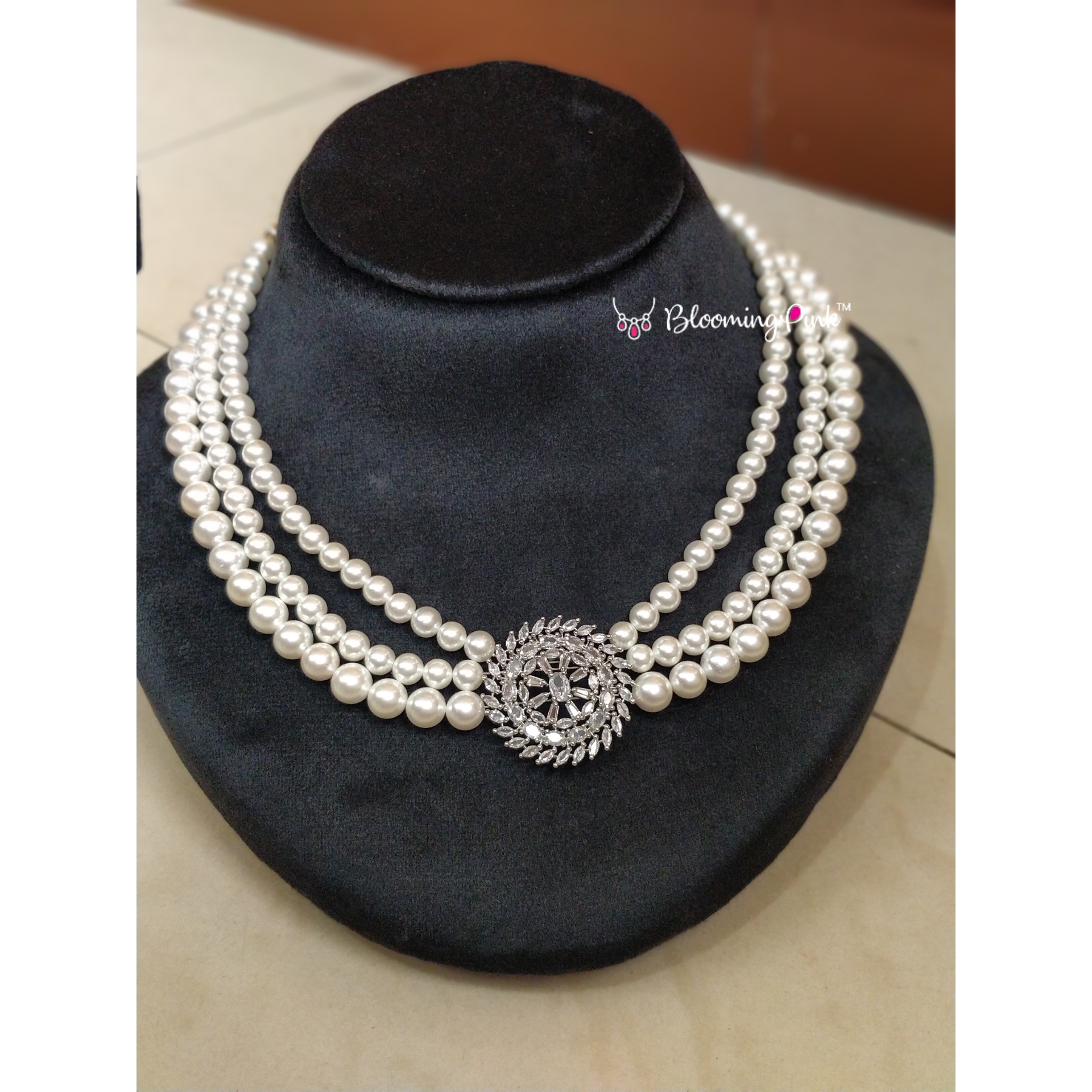 Layered Shell Pearl Necklace