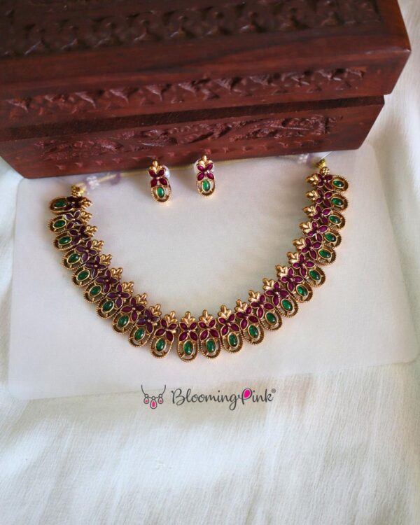 Green Oval Temple Necklace