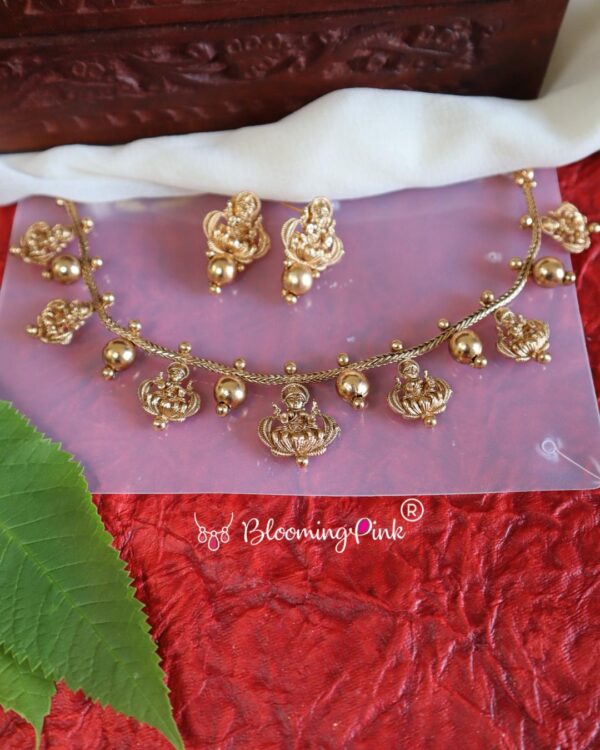 Padmasana Short Necklace