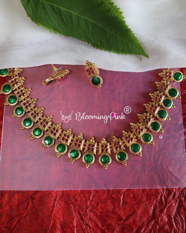 Tushti Green Round Palakka
