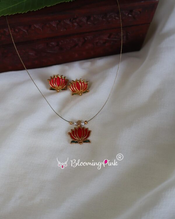 Lotus Invisible with Studs