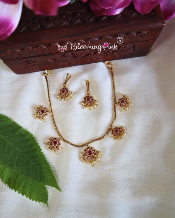 Pushpam Short Necklace