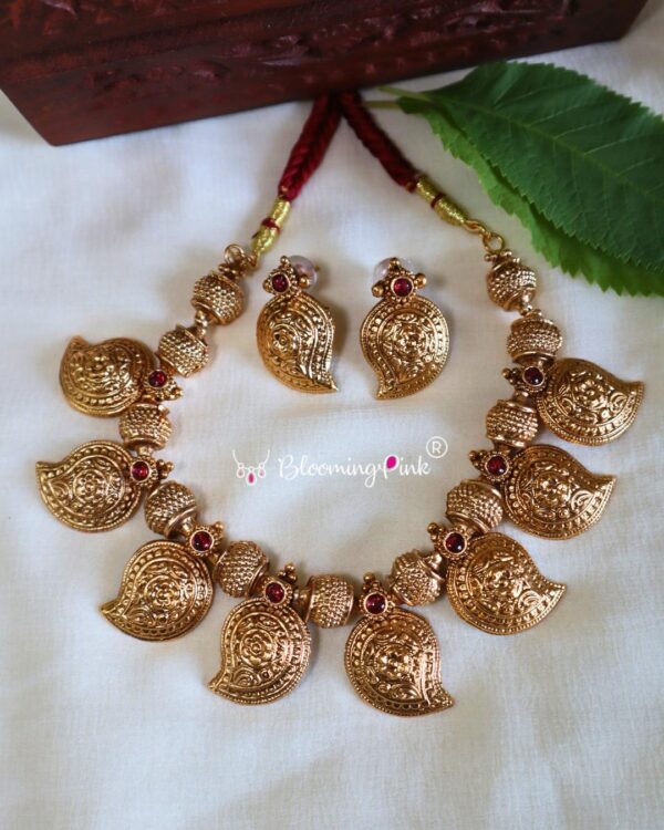Manga Short Necklace
