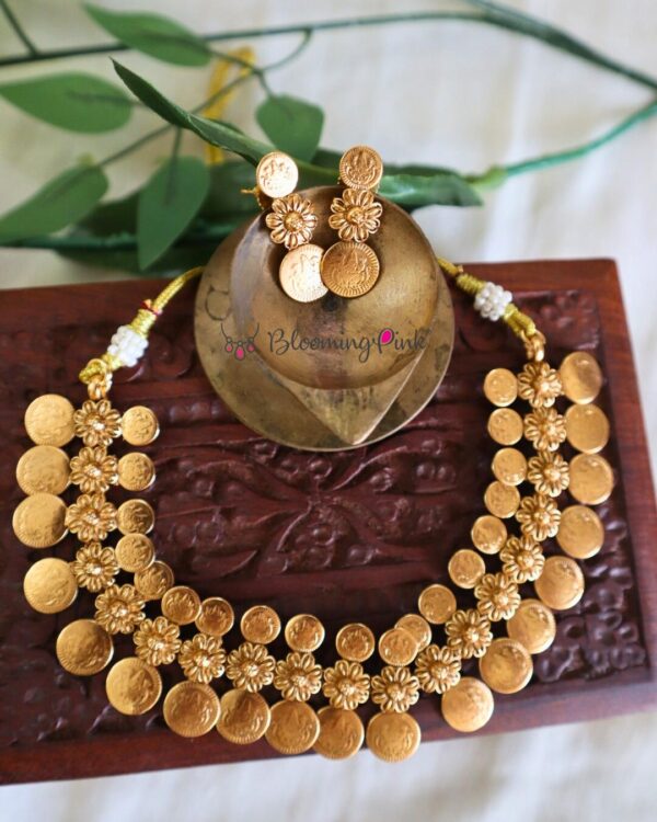 Prakriti Double Coin Choker
