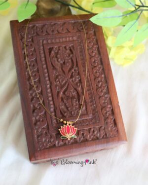 Single Lotus Invisible Chain